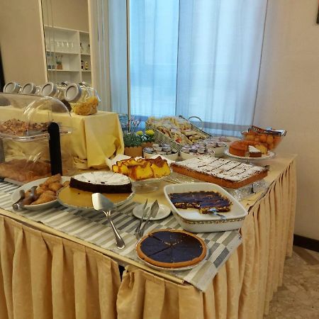 Hotel Brezza Ρίμινι Εξωτερικό φωτογραφία