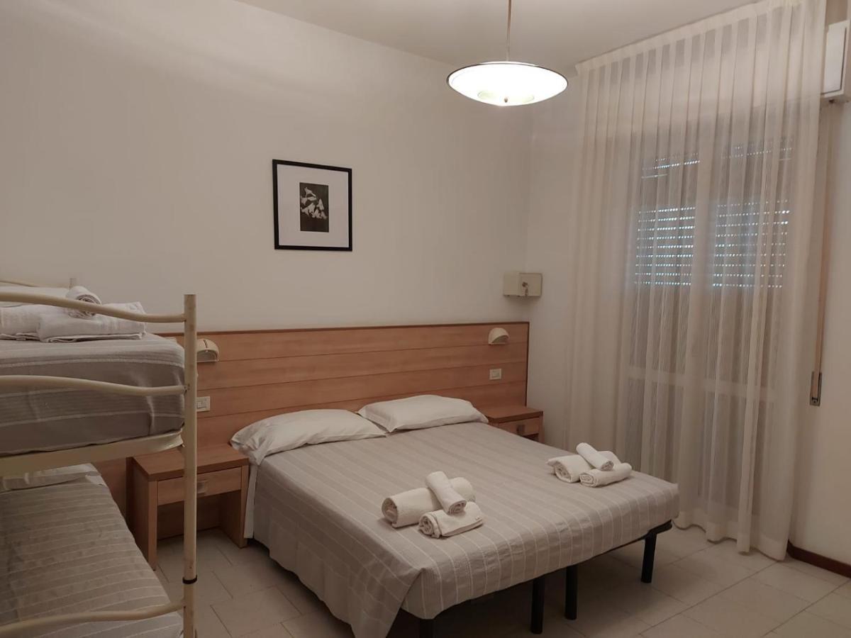 Hotel Brezza Ρίμινι Εξωτερικό φωτογραφία