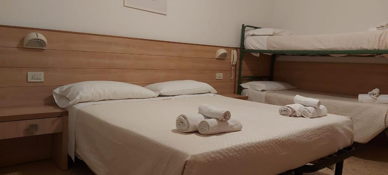 Hotel Brezza Ρίμινι Εξωτερικό φωτογραφία