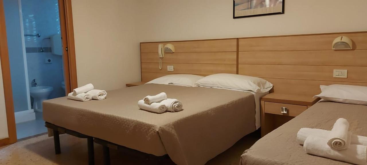 Hotel Brezza Ρίμινι Εξωτερικό φωτογραφία