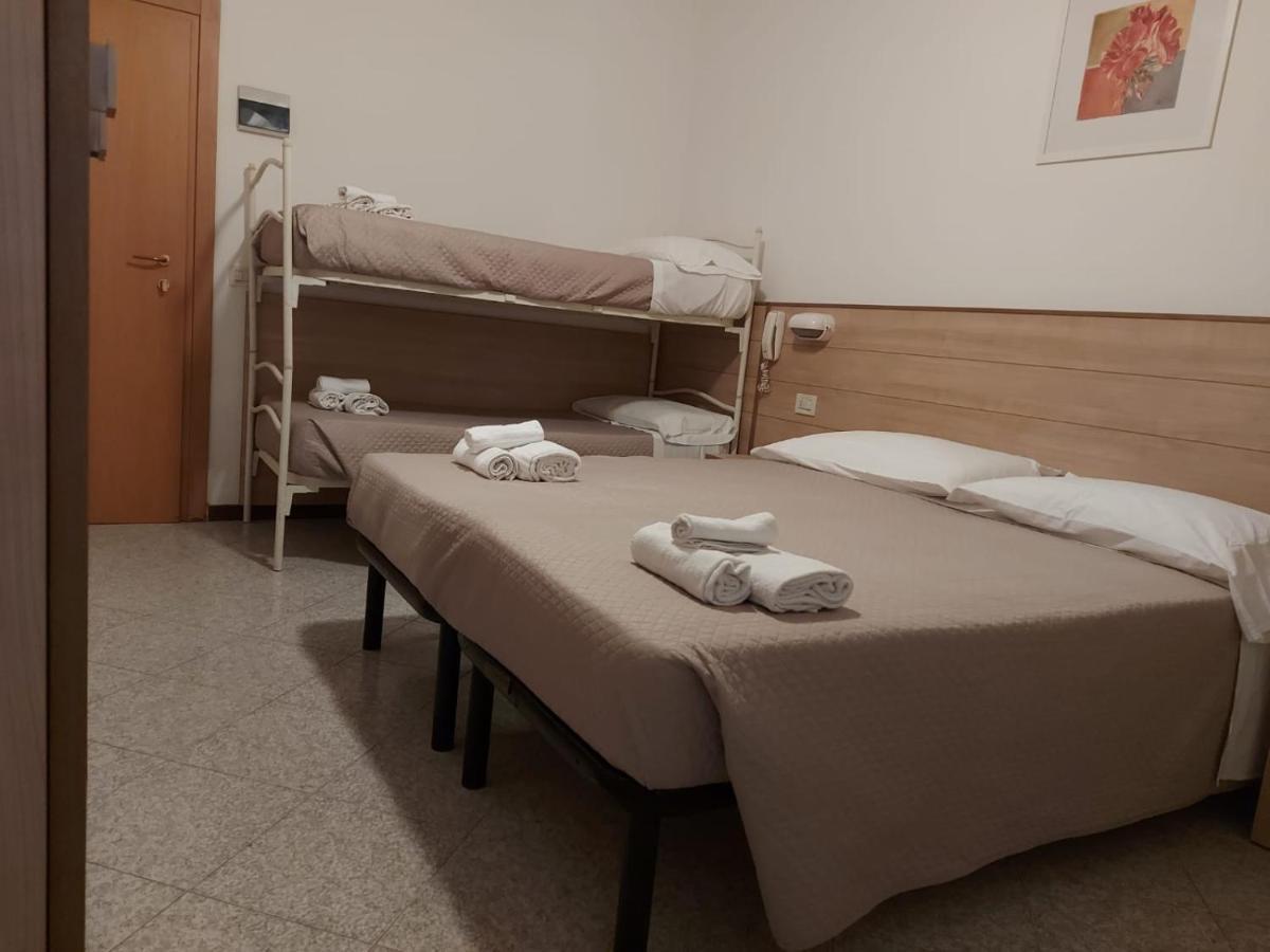 Hotel Brezza Ρίμινι Εξωτερικό φωτογραφία
