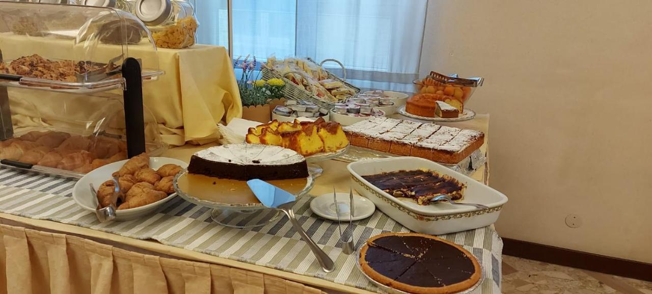 Hotel Brezza Ρίμινι Εξωτερικό φωτογραφία