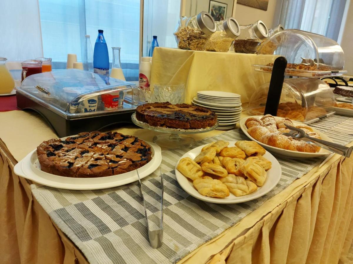 Hotel Brezza Ρίμινι Εξωτερικό φωτογραφία
