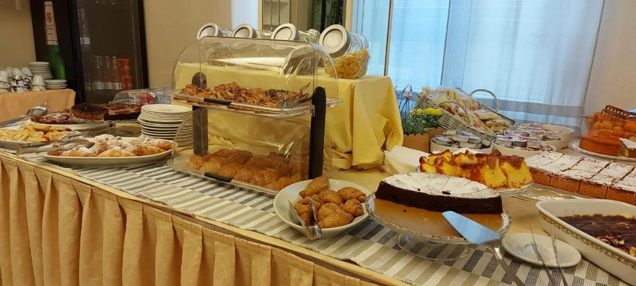 Hotel Brezza Ρίμινι Εξωτερικό φωτογραφία