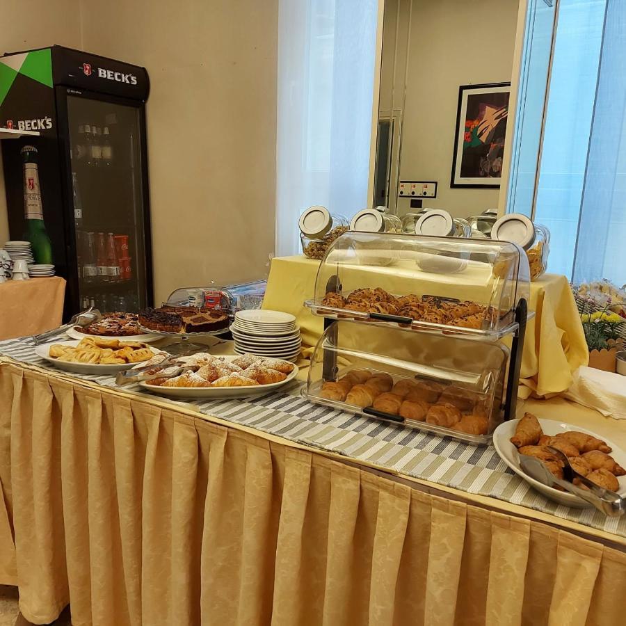 Hotel Brezza Ρίμινι Εξωτερικό φωτογραφία