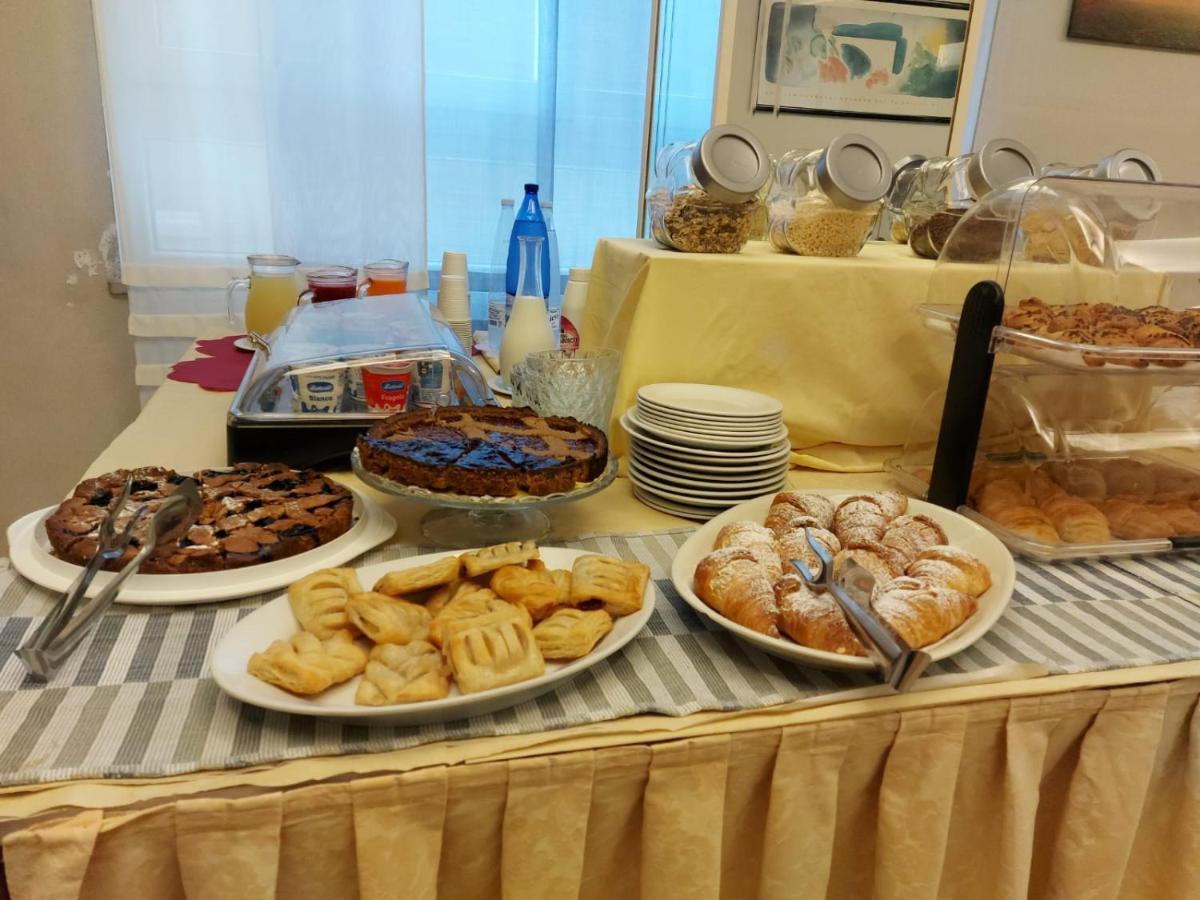 Hotel Brezza Ρίμινι Εξωτερικό φωτογραφία