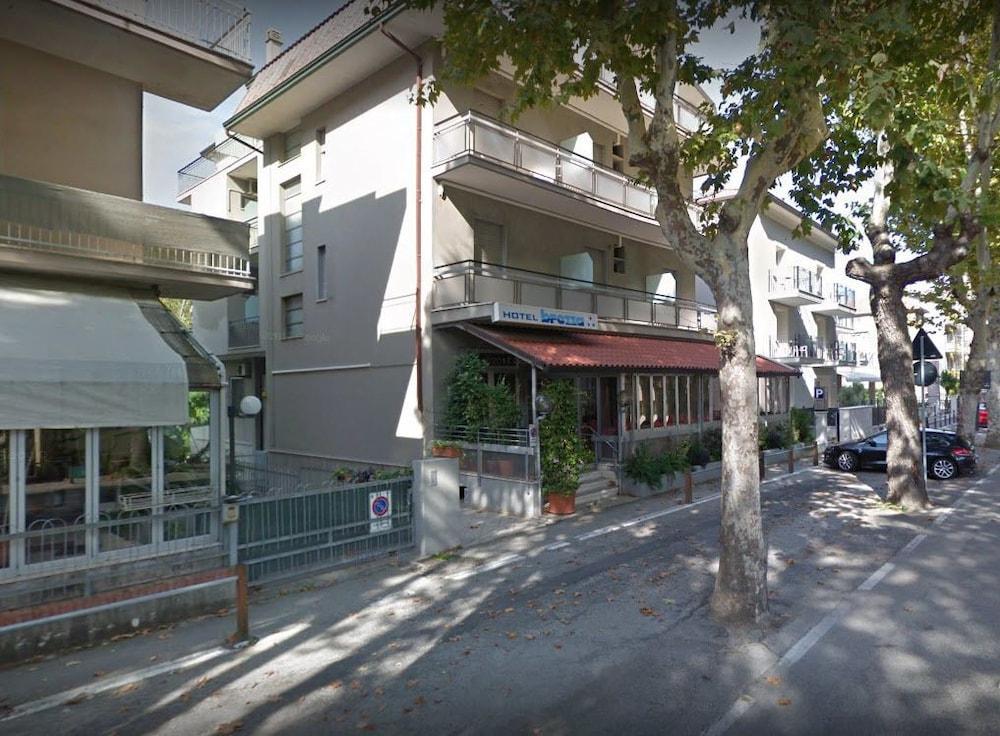 Hotel Brezza Ρίμινι Εξωτερικό φωτογραφία