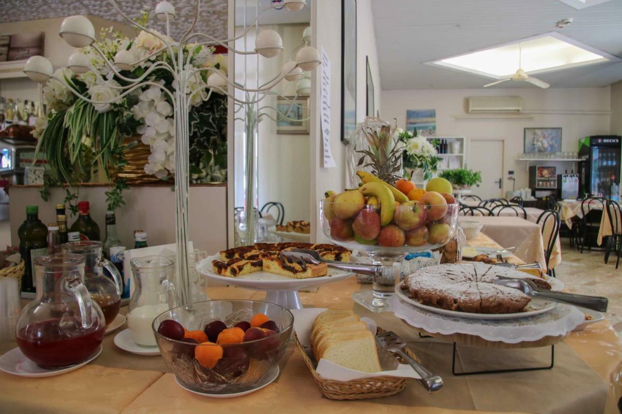 Hotel Brezza Ρίμινι Εξωτερικό φωτογραφία