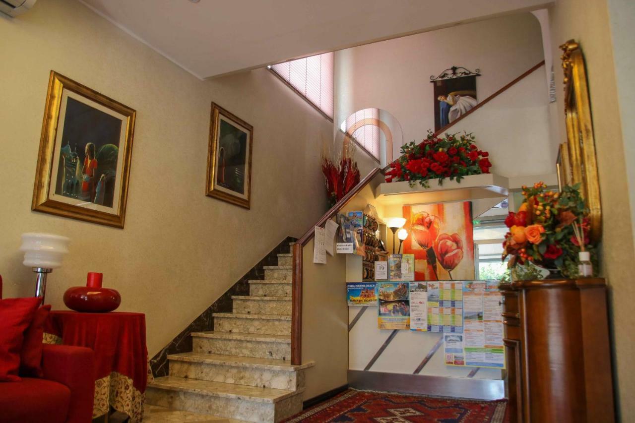 Hotel Brezza Ρίμινι Εξωτερικό φωτογραφία