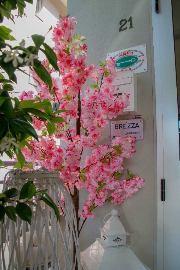 Hotel Brezza Ρίμινι Εξωτερικό φωτογραφία